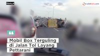 VIDEO: Mobil Box Terguling di Jalan Tol Layang Pettarani
