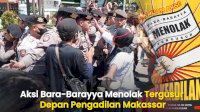 VIDEO: Aksi Bara-Barayya Menolak Tergusur Depan Pengadilan Makassar