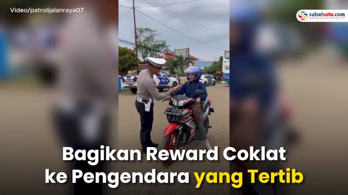 VIDEO: Satuan Lalu Lintas Polres Luwu Timur Bagikan Reward Coklat ke Pengendara yang Tertib