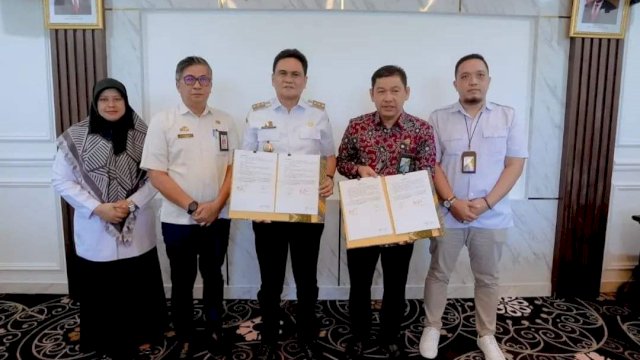 Bupati Barru Suardi Saleh dan BPJS Ketenagakerjaan tandatangan kerja sama perlindungan bagi tenaga kerja Pemkab Barru (Foto: Istimewa).