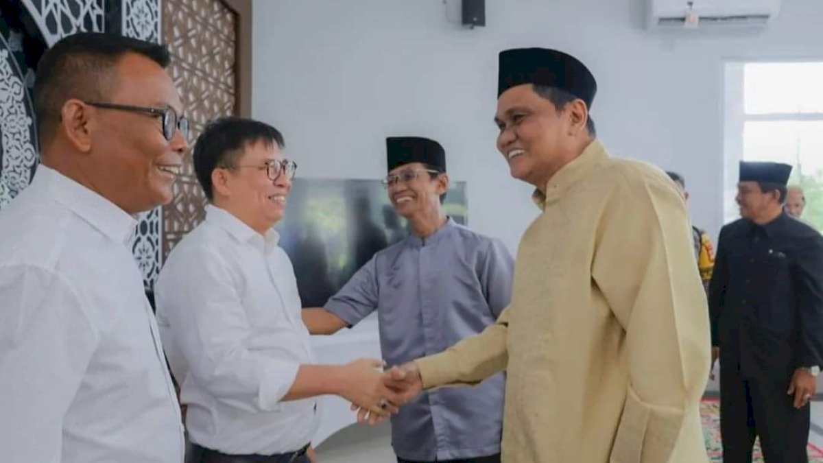 Jabat Ketua IKA PPSP IKIP, Bupati Barru Resmikan Masjid Alumni
