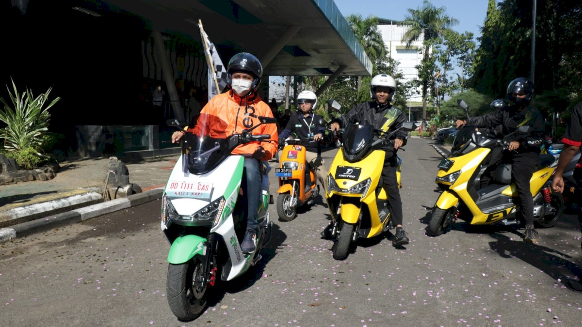 United E-Motor Ramaikan PLN E-Motion Festival, Gelar City Ride di Kota Makassar