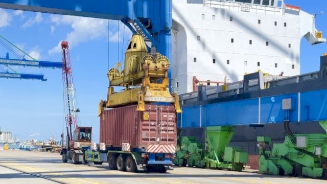 Jumlah arus barng di pelabuhan wilayah Pelindo Regional 4 capai hingga 14 juta ton (Foto: Istimewa).