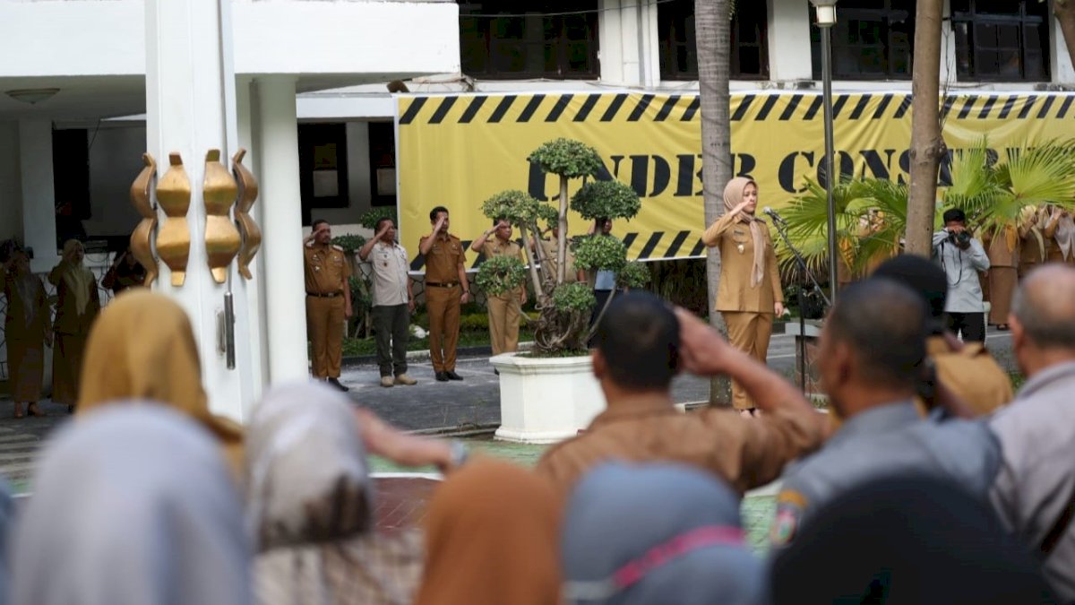 Fatmawati Rusdi Tekankan Kedisiplinan Pegawai dan Budaya Bersih Saat Pimpin Apel Pagi