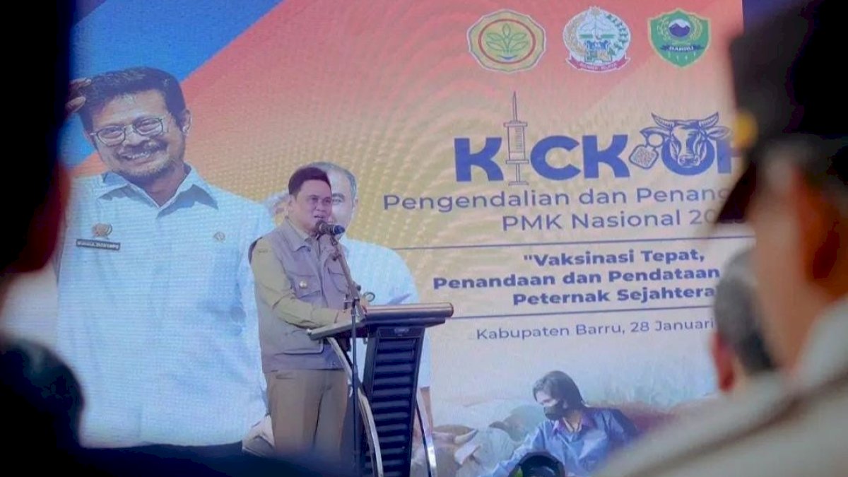 Kick Off Vaksinasi Penyakit Mulut dan Kuku Dipusatkan di Barru, Bupati Sambut Menteri Pertanian
