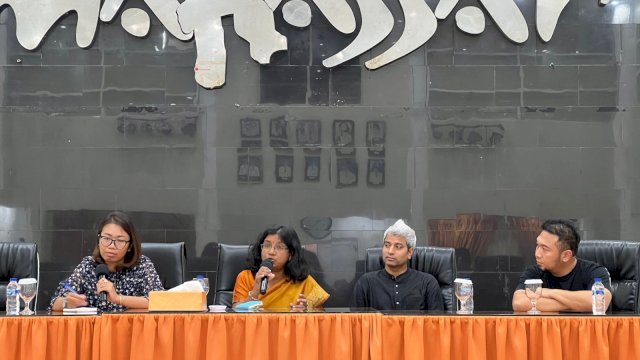 Konsulat Jenderal India Neeharika Singh saat konferensi pers di Rujab Wali Kota Makassar (Foto: Istimewa).