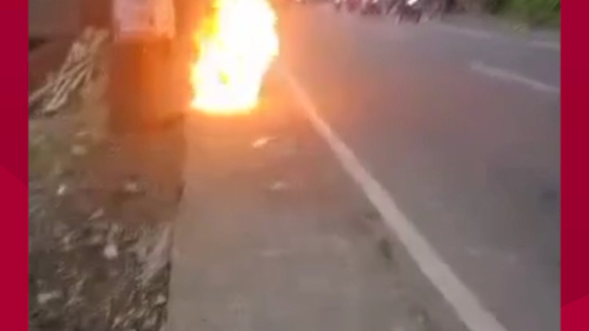 VIDEO: Motor Terbakar di Depan SPBU Malino Gowa