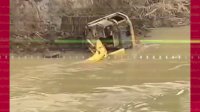 VIDEO: Eskavator Jatuh ke Sungai di Sidrap