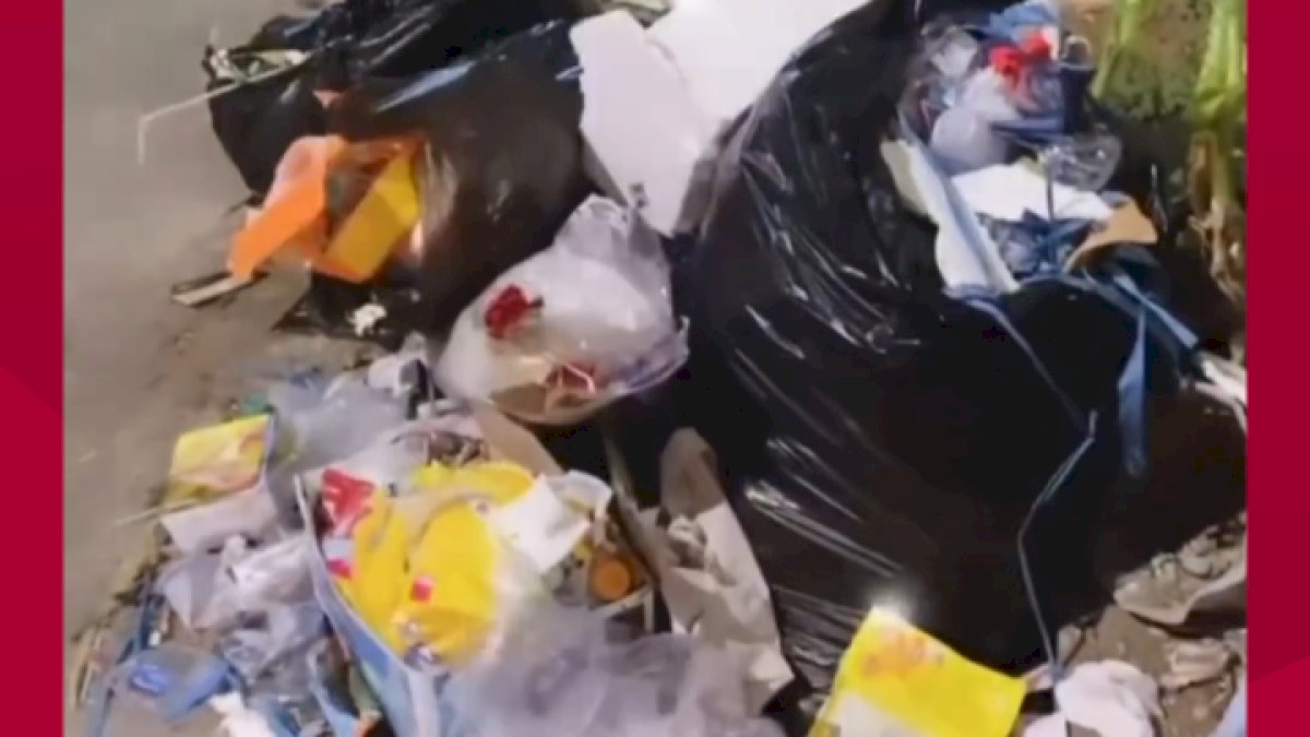 VIDEO: Owner Kosmetik Ngaku Dimintai Rp500 Ribu oleh Tukang Sampah Agar Sampahnya Diangkut