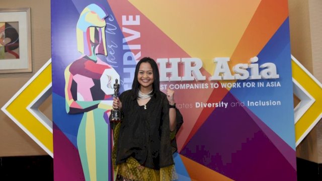 Disa Rizky Novianty wakili Kalla raih penghargaan (Foto: Istimewa)