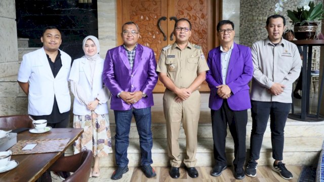 Wali Kota Makassar Danny Pomanto saat bertemu pengurus PGDI (Foto: Istimewa)