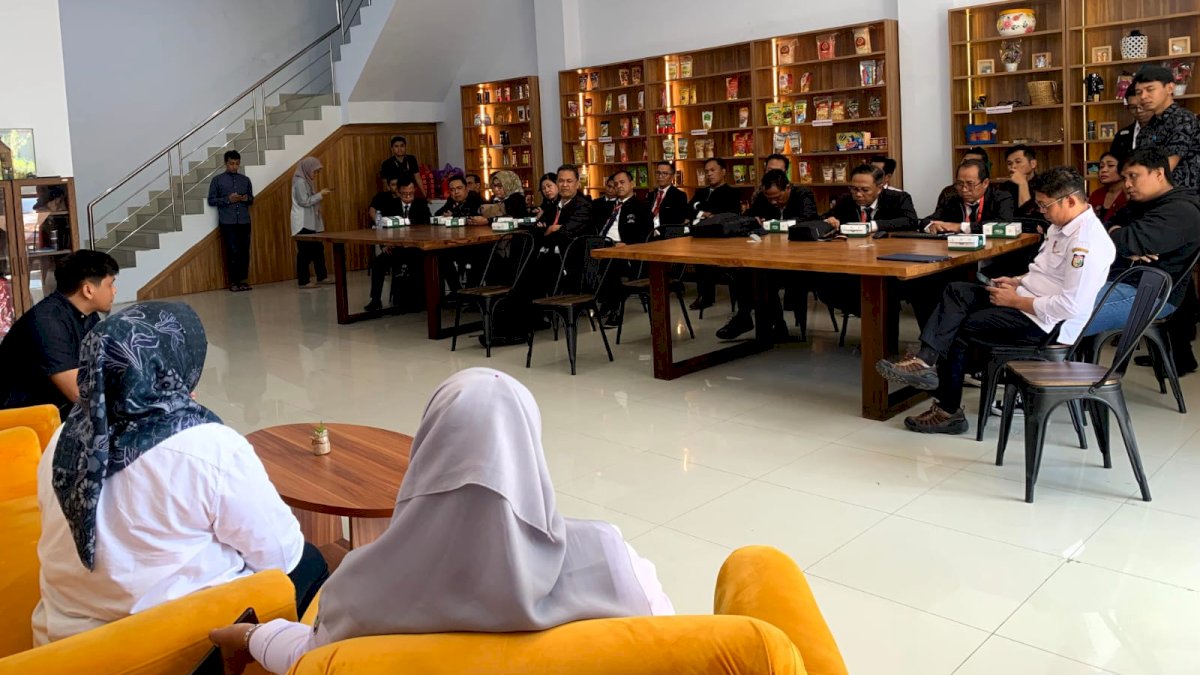 Latpim Bali Kunjungan ke Inkubator UKM Makassar