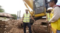 Andi Sudirman Tinjau Lokasi Pembangunan Jembatan Sungai Malango di Torut