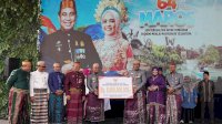 Gubernur Andi Sudirman Serahkan Rp 8 M Bantuan Keuangan, Dukung Pembangunan Infrastruktur di Maros