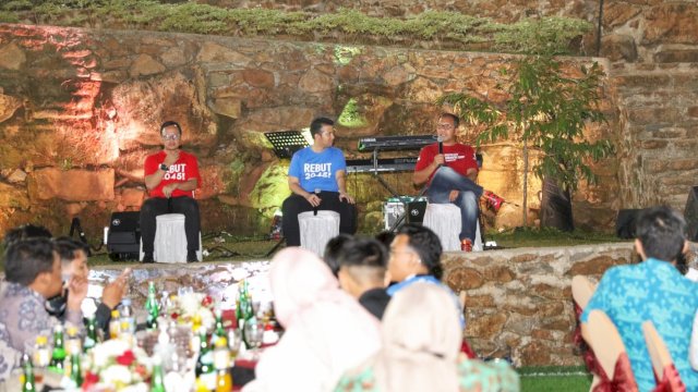 Bima Arya, Emil Dardak, dan Danny Pomanto dalam acara Youth City Changers di Kabupaten Maros (Foto: Istimewa)