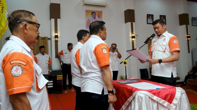 Ketua Orari Sulsel Adnan Purichta Ichsan lantik Andi Fashar Padjalangi sebagai Ketua Orari Lokal Bone (Foto: Istimewa)