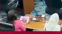 VIDEO: Waduh, Anggota DPRD DKI Ketahuan Main Game Slot saat Rapat Paripurna