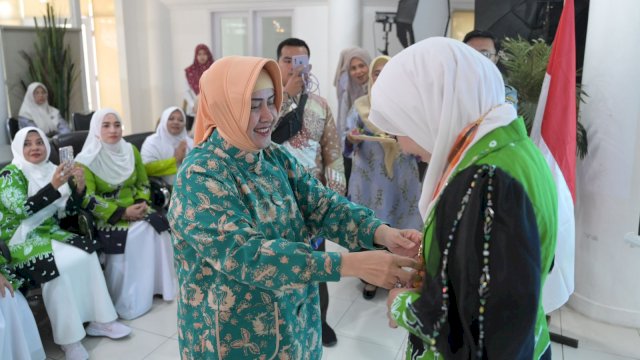 Indira Jusuf Ismail sambut kedatangan TP PKK Palalawan di Rujab Wali Kota Makassar (Foto: Istimewa)