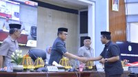 DPRD Luwu Timur Mendengarkan Pendapat Akhir Fraksi tentang Pertanggungjawaban APBD 2022 dalam Sidang Paripurna