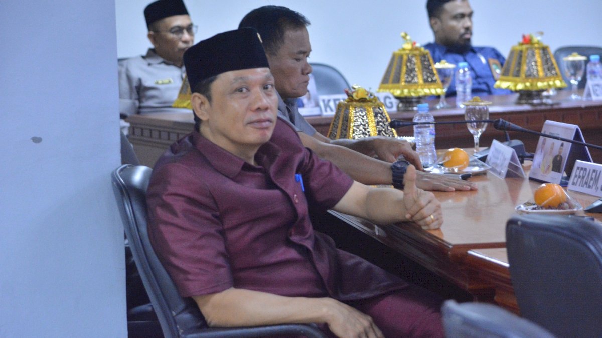 DPRD Luwu Timur Dukung Gerakan Pembagian Bendera Merah Putih untuk Peringati HUT RI ke-78