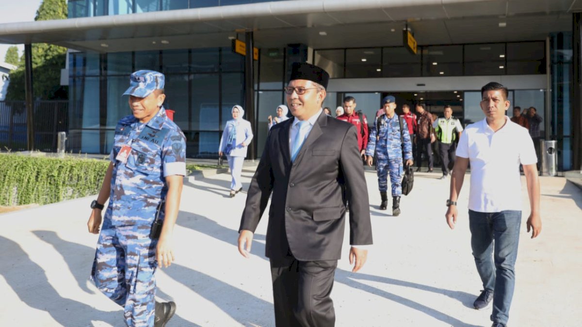 Wali Kota Makassar Danny Pomanto Terbang Naik Helikopter ke Jeneponto Peringati Hari Bakti TNI AU ke-76