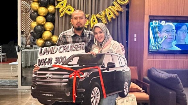 Ketua NasDem Lutra Putri Dakka bersama suami Hendra Nganro. Ist