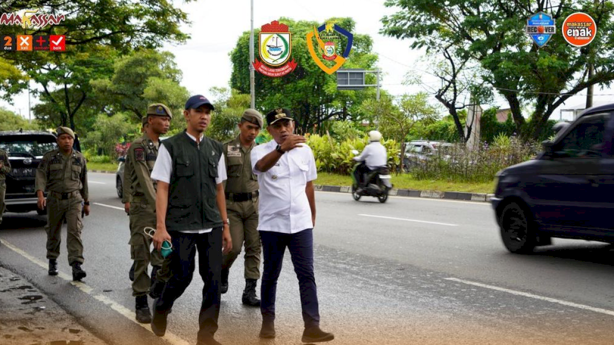 Pastikan Tak Mengganggu Penguna Jalan, Camat Tamalanrea Pantau Penertiban PK5
