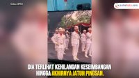 VIDEO: Komandan Pasukan Terekam Pingsan Saat Upacara Pelantikan Perwira di Istana Negara