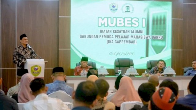 Bupati Barru Suardi Saleh membuka Mubes I IKA Gappembar (Foto: Istimewa)