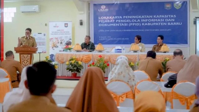 Bupati Barru Saurdi Saleh membuka lokakarya PPID (Foto: Istimewa)