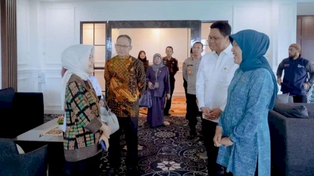 Bupati Barru Suardi Saleh bersama Hasnah Syam sambut tim penilai KLA (Foto: Istimewa)