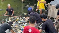 Inspiratif! Aksi Gotong Royong Bersihkan Sampah oleh Kawali.ID di Wara Utara Palopo
