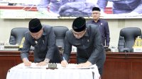 Perda Tentang Bantuan Hukum dan Desa Disahkan di Kabupaten Luwu Timur