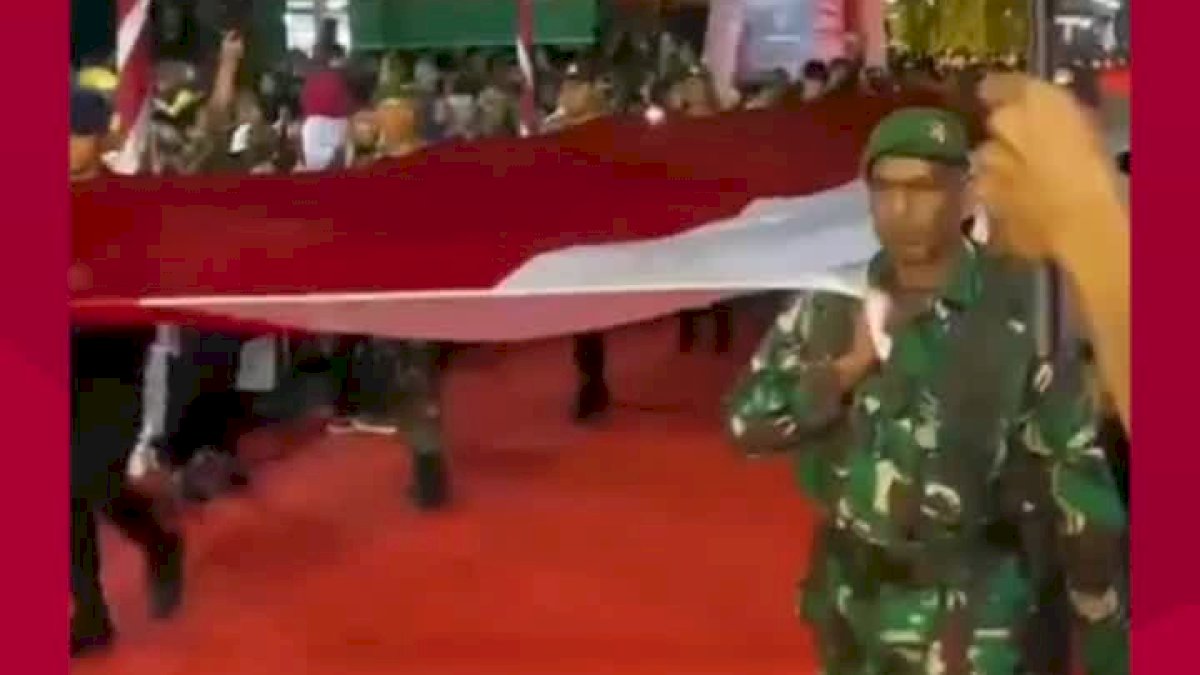 VIDEO: Pembentangan Bendera Merah Putih Sepanjang 78 Meter di Parepare