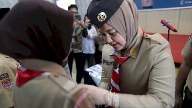 Wakil Kota Makassar Fatmawati Rusdi lantik dewan pengurus Pramuka (Foto: Istimewa)