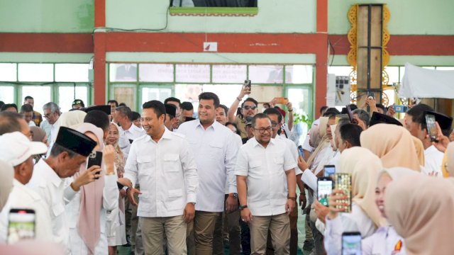 Andi Iwan Darmawan Aras bersama Darmawangsyah Muin memimpin konsolidasi di Parepare. Ist