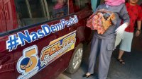 Seorang Ibu Melahirkan di Ambulans NasDem Makassar