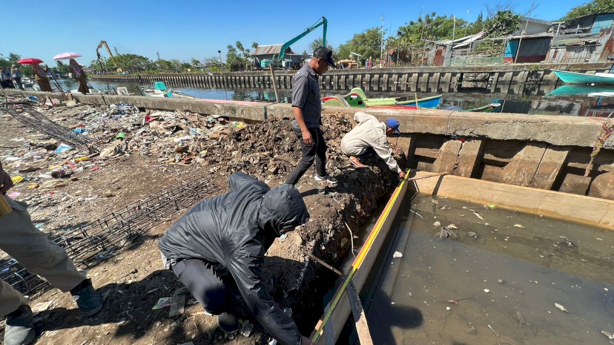 Tim Teknis DPU Tinjau Pengecoran Bak IPAL di Kelurahan Bontorannu