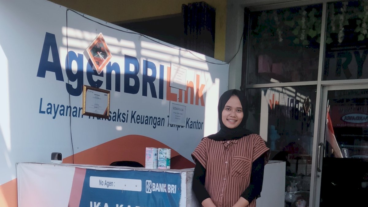 Sukses Jadi AgenBRILink, Ibu Muda Asal Ciamis Angkat Ekonomi Keluarga