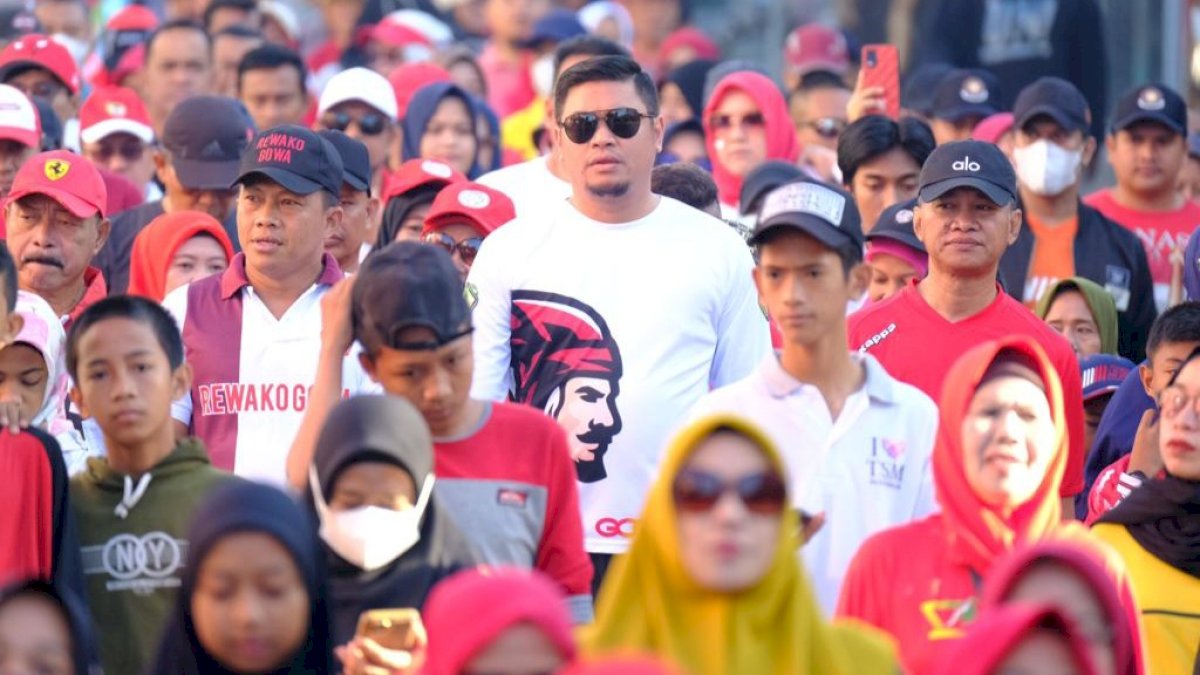 Jalan Santai Sambut HUT RI ke-78, Bupati Adnan: Dapat Tingkatkan Kekompakan Pemerintah dan Masyarakat