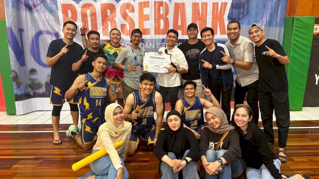 Tim basket Bank Sulselbar juara pertama di PorseBank BMPD Sulsel 2023 (Foto: Istimewa)