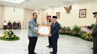 Sulsel Berprestasi Gemilang di Bidang Pertanian, Gubernur Sulsel Andi Sudirman Raih Adhikarya Nararya Pembangunan