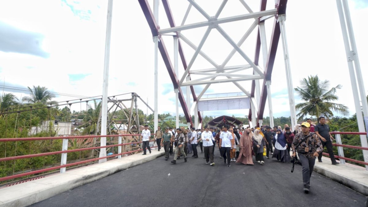 Kaswadi Razak Sebut Jembatan Pacongkang Jadi Kebanggaan Warga Soppeng