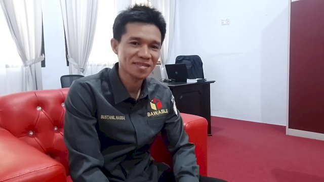 Komisioner Bawaslu Jeneponto Kordiv Penanganan Pelanggaran dan Penyelesaian Sengketa, Bustanil Nassa (Foto/Dedi)