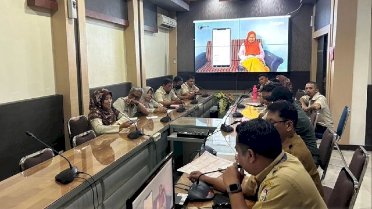 Bapenda Makassar Bahas Alur Pelayanan Pembayaran Registrasi Wajib Pajak di Kontainer