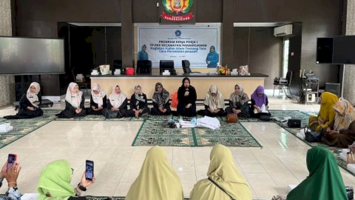 Proker Pokja I, Ketua TP PKK Kecamatan Panakkukang Buka Kegiatan Tata Cara Perawatan Jenazah