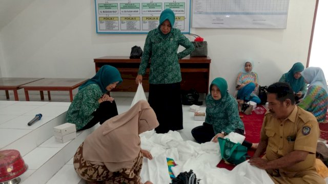 Pelatihan membatik PKK Kabupaten Gowa (Foto: Istimewa)