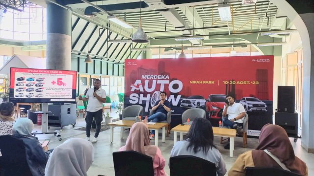 Konferensi pers pameran otomotif Kalla Toyota Merdeka Sale di NIPAH PARK (Foto: Sri Wahyu Diastuti/Sulselsatu.com)