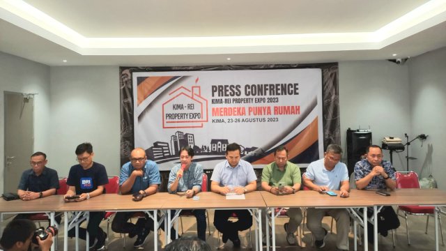 Konferensi pers KIMA-REI Property Expo 2023 di Makassar (Foto: Sri Wahyu Diastuti/Sulselsatu.com)