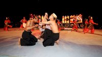 Pertunjukkan Sigajang Laleng Lipa oleh Pemerhati Seni dan Budaya Bone Sangdara Tutup Kemeriahan F8 Makassar